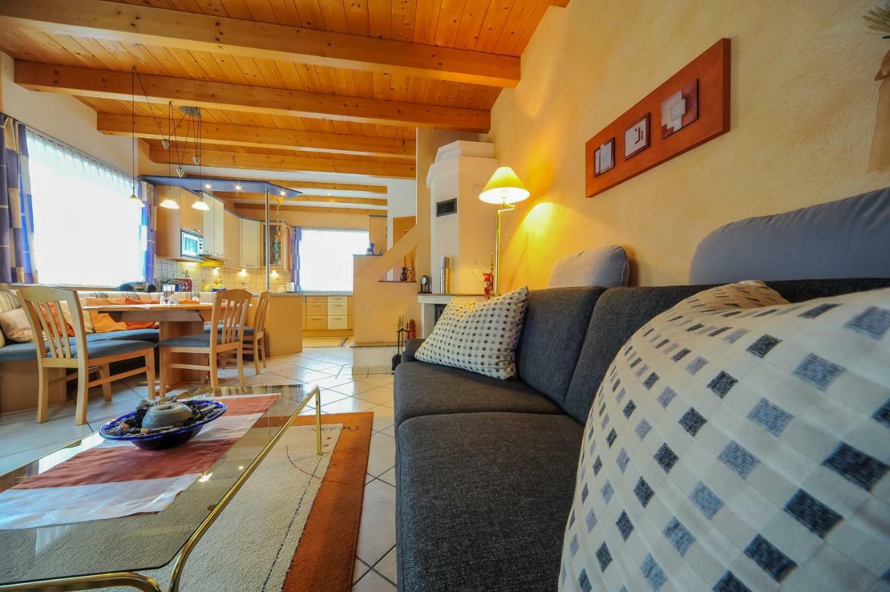 Ferienwohnung Regina Sankt Peter-Freienstein Esterno foto